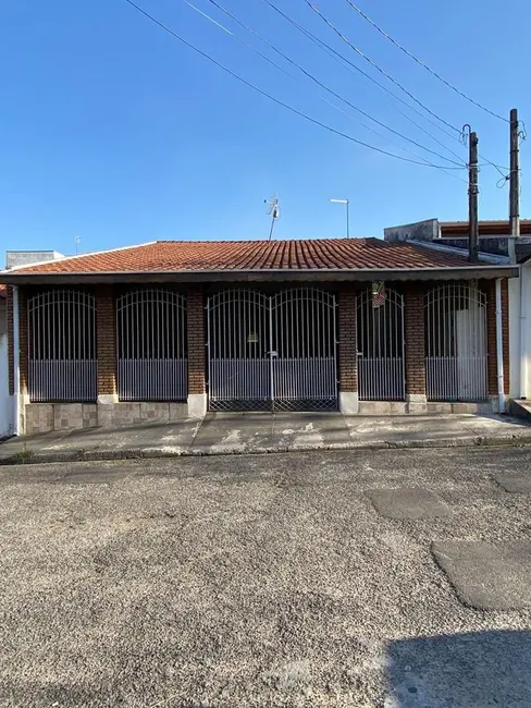 Foto 2 de Casa com 4 quartos à venda, 183m2 em Jardim das Bandeiras, Taubate - SP