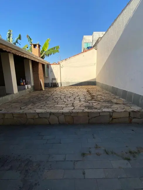 Foto 5 de Casa com 4 quartos à venda, 183m2 em Jardim das Bandeiras, Taubate - SP