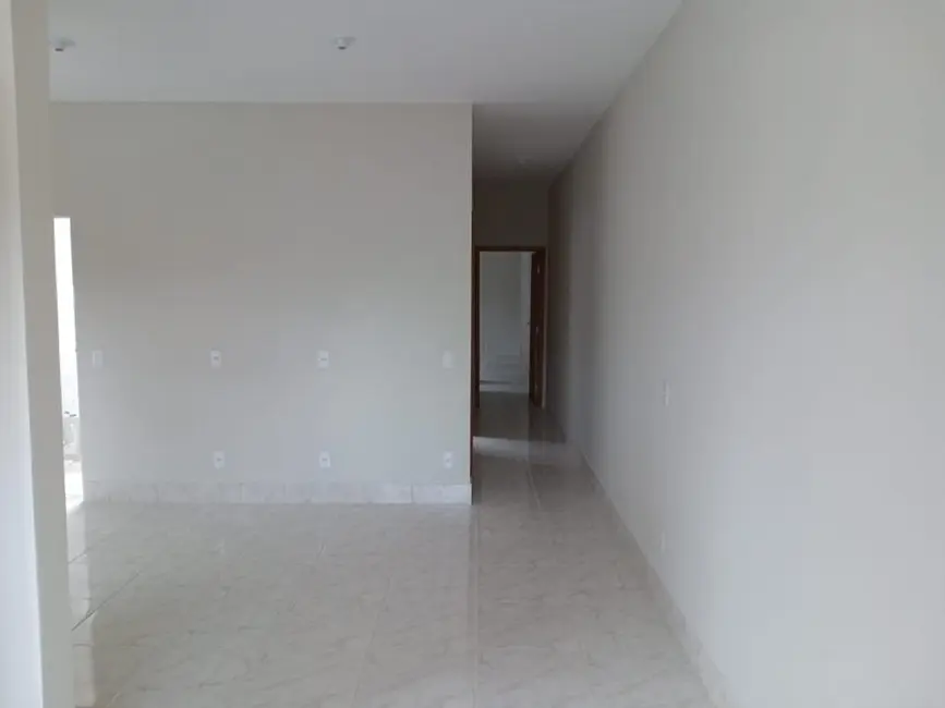 Foto 4 de Casa com 2 quartos à venda, 64m2 em Residencial Estoril, Taubate - SP