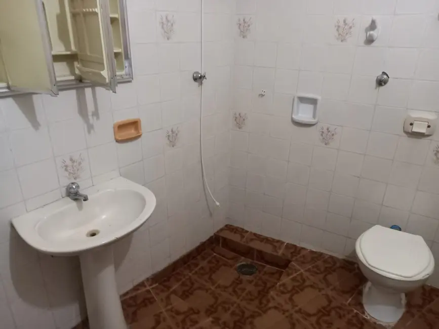 Foto 6 de Casa com 4 quartos à venda em Jardim Russi, Taubate - SP