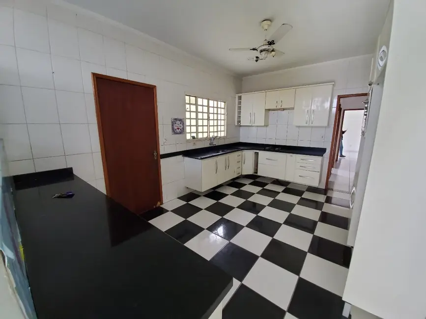 Foto 3 de Sobrado com 3 quartos à venda, 150m2 em Jardim das Monções, Taubate - SP