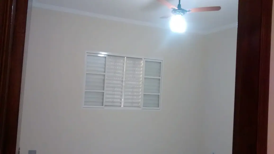 Foto 3 de Casa com 2 quartos à venda, 25m2 em Tremembe - SP