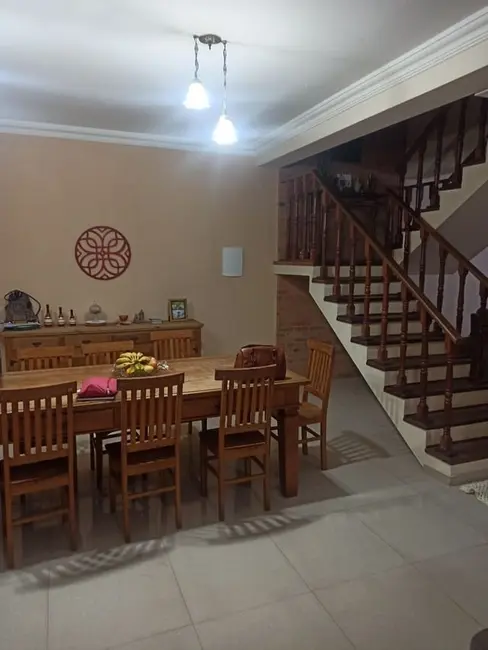 Sobrado com 3 quartos à venda, 272m2 em Tremembe - SP - imagem 2 Foto 2 de Sobrado com 3 quartos à venda, 272m2 em Tremembe - SP