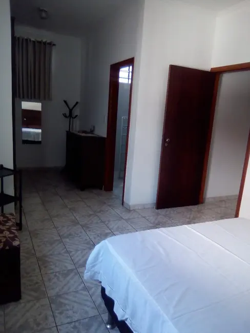 Foto 2 de Casa com 3 quartos à venda, 258m2 em São Benedito, Pindamonhangaba - SP