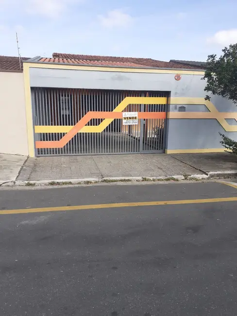 Foto 1 de Casa com 3 quartos à venda, 258m2 em São Benedito, Pindamonhangaba - SP