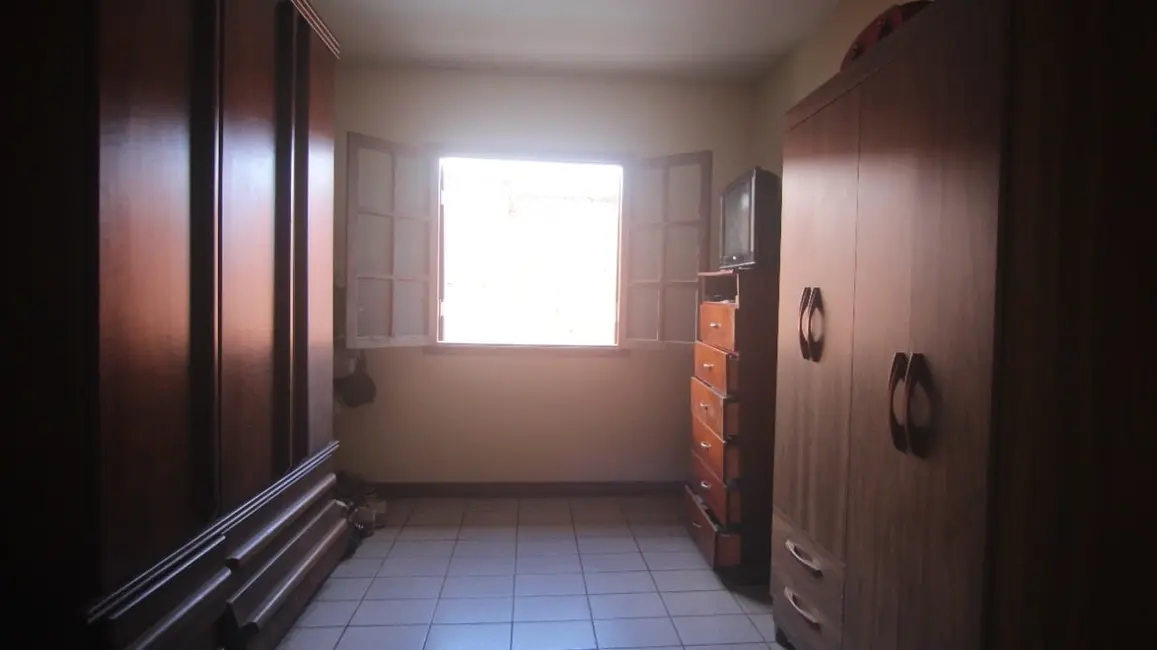 Foto 9 de Sobrado com 3 quartos à venda, 239m2 em Pindamonhangaba - SP