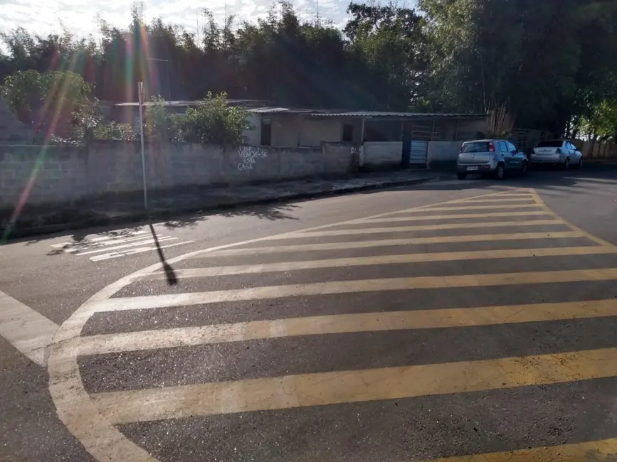 Foto 1 de Casa com 2 quartos à venda, 60m2 em Pindamonhangaba - SP