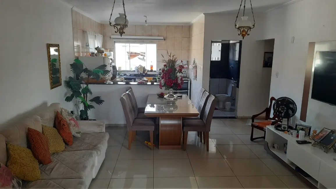 Foto 5 de Sobrado com 4 quartos à venda, 245m2 em Pindamonhangaba - SP