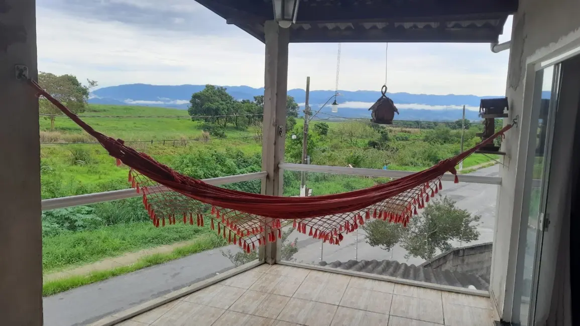 Foto 2 de Sobrado com 4 quartos à venda, 245m2 em Pindamonhangaba - SP