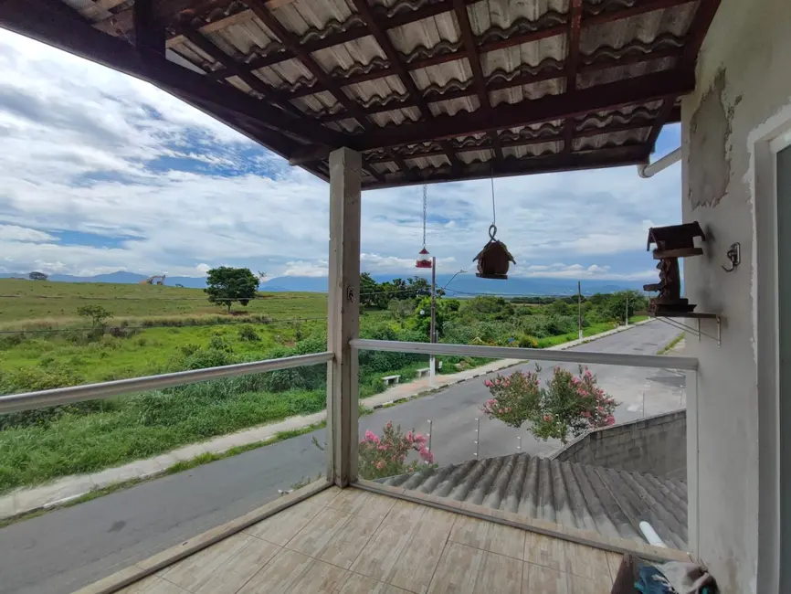 Foto 9 de Sobrado com 4 quartos à venda, 245m2 em Pindamonhangaba - SP