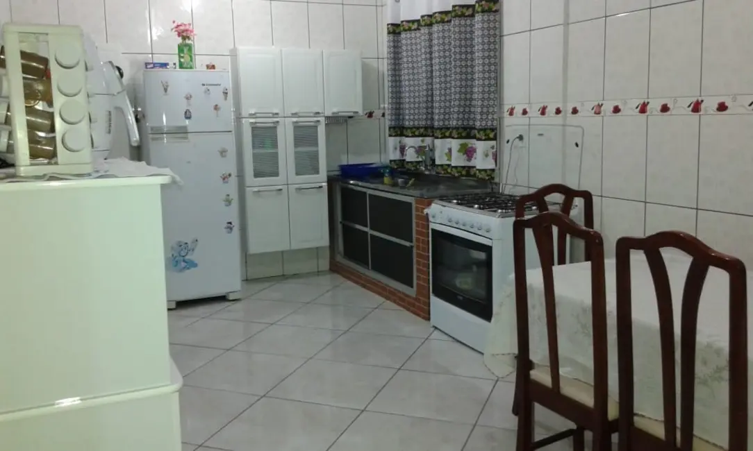 Foto 3 de Casa com 3 quartos à venda, 200m2 em Vila Rica, Pindamonhangaba - SP