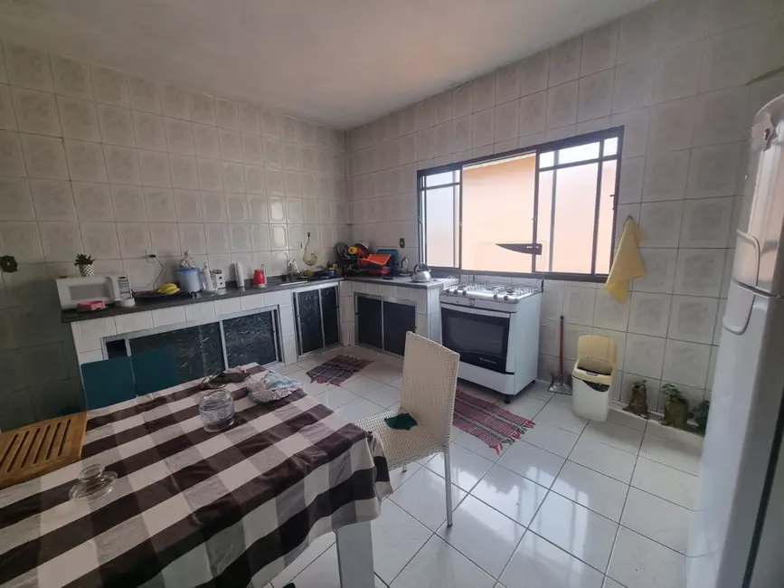 Foto 7 de Sobrado com 5 quartos à venda, 300m2 em Vila Santa Rita, Guaratingueta - SP