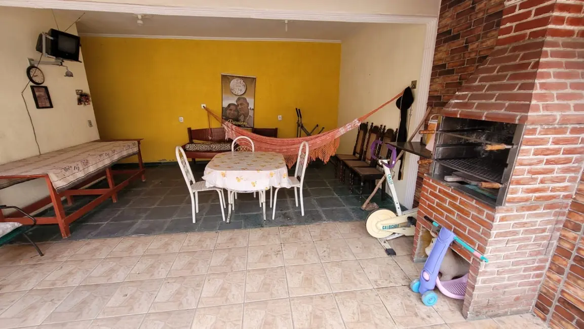 Foto 3 de Casa com 3 quartos à venda, 154m2 em Conjunto Residencial Araretama, Pindamonhangaba - SP