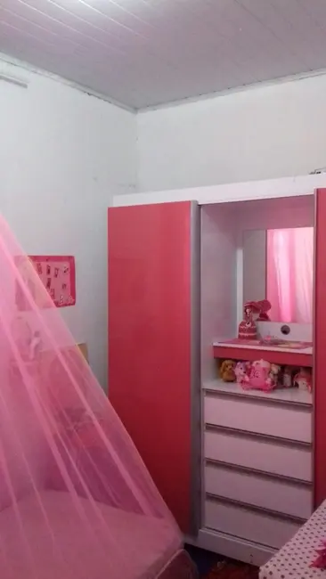 Casa com 3 quartos à venda, 52m2 em Aparecida - SP - imagem 5 Foto 5 de Casa com 3 quartos à venda, 52m2 em Aparecida - SP