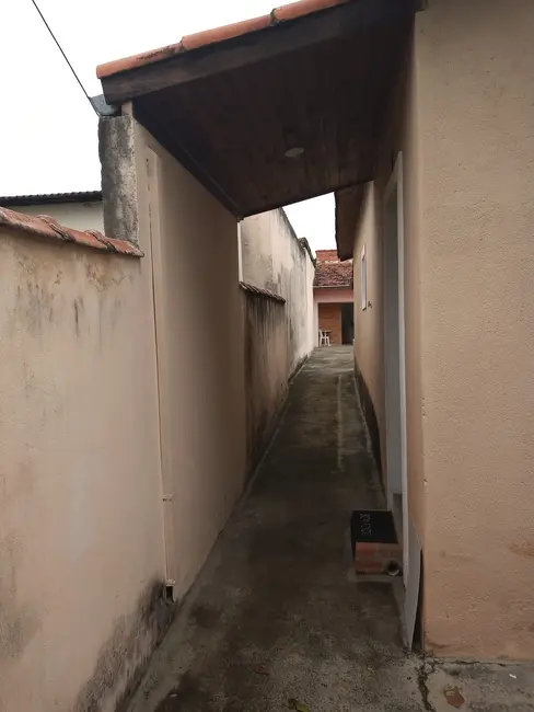 Foto 1 de Casa com 4 quartos à venda, 300m2 em Parque São Domingos, Pindamonhangaba - SP