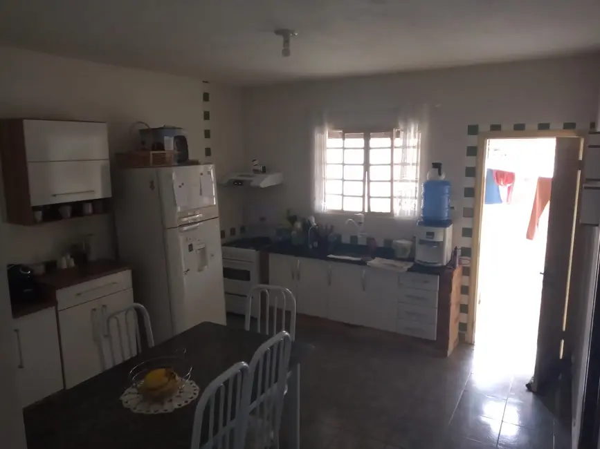 Foto 3 de Casa com 4 quartos à venda, 300m2 em Parque São Domingos, Pindamonhangaba - SP
