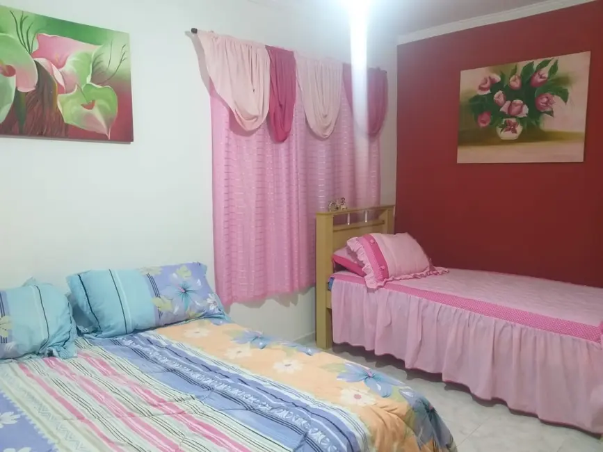 Foto 8 de Sobrado com 3 quartos à venda, 182m2 em Residencial Pasin, Pindamonhangaba - SP