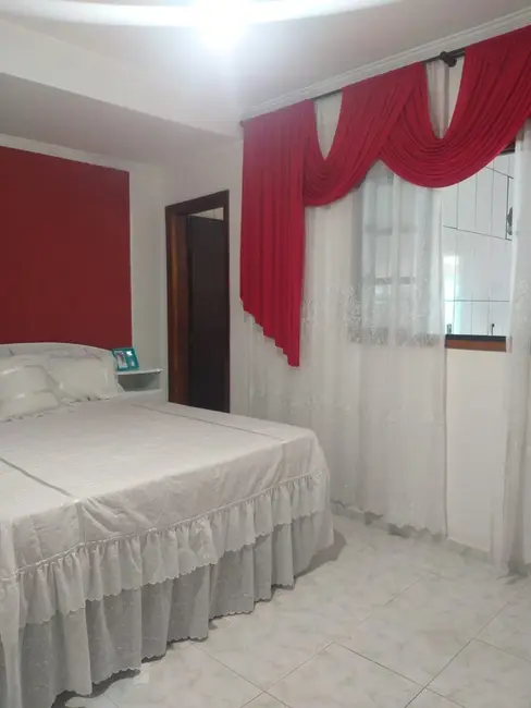 Foto 5 de Sobrado com 3 quartos à venda, 182m2 em Residencial Pasin, Pindamonhangaba - SP