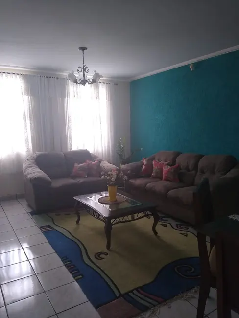Foto 8 de Sobrado com 3 quartos à venda, 260m2 em Vila São Geraldo, Taubate - SP