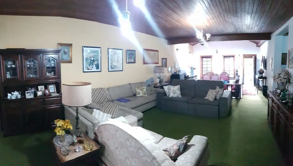 Foto 1 de Casa com 7 quartos à venda, 532m2 em Pindamonhangaba - SP