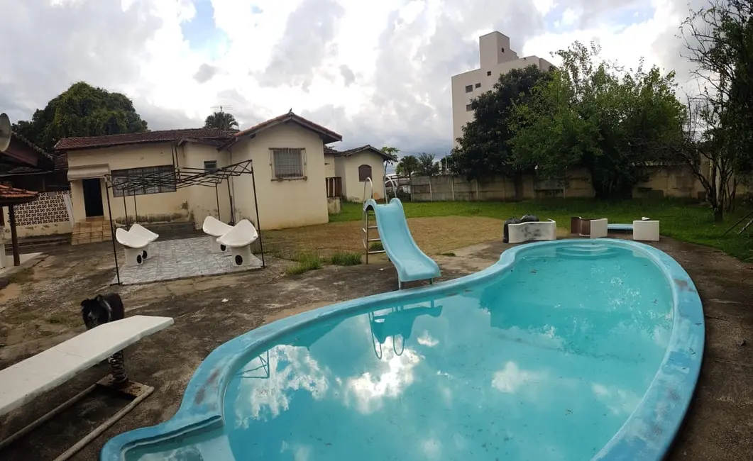 Foto 1 de Casa com 7 quartos à venda, 532m2 em Pindamonhangaba - SP