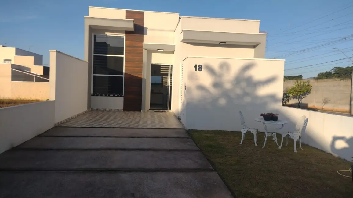 Foto 1 de Casa com 2 quartos à venda, 80m2 em Condomínio Residencial e Comercial Laguna, Pindamonhangaba - SP