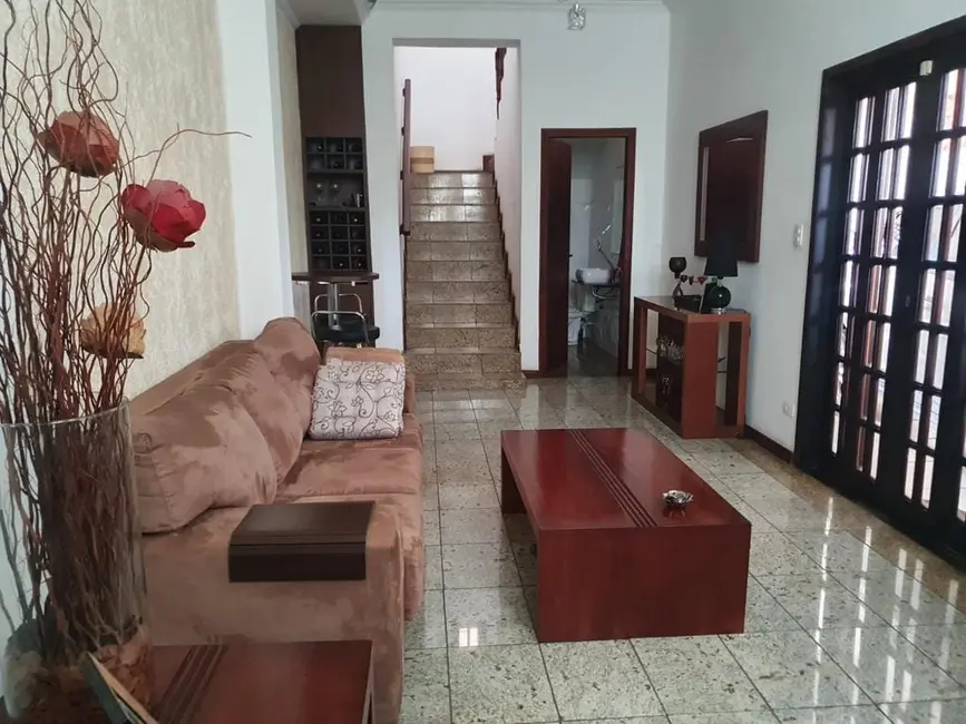Foto 5 de Sobrado com 3 quartos à venda, 237m2 em Loteamento Residencial Andrade, Pindamonhangaba - SP