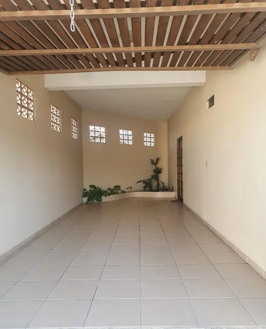 Foto 2 de Sobrado com 3 quartos à venda, 237m2 em Loteamento Residencial Andrade, Pindamonhangaba - SP