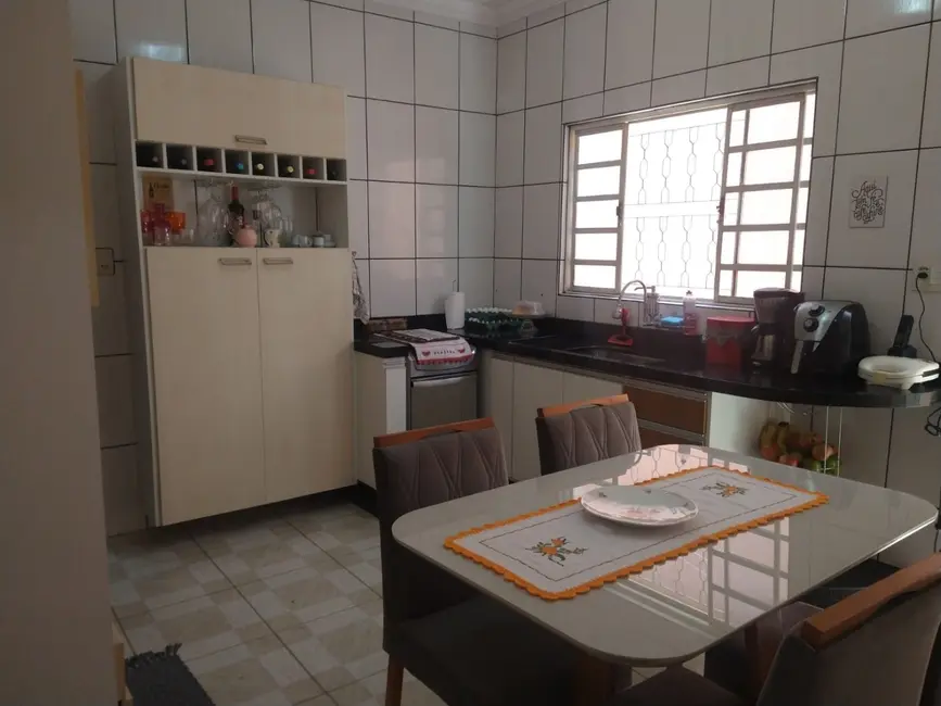 Foto 5 de Casa com 1 quarto à venda, 58m2 em Residencial Estoril, Taubate - SP