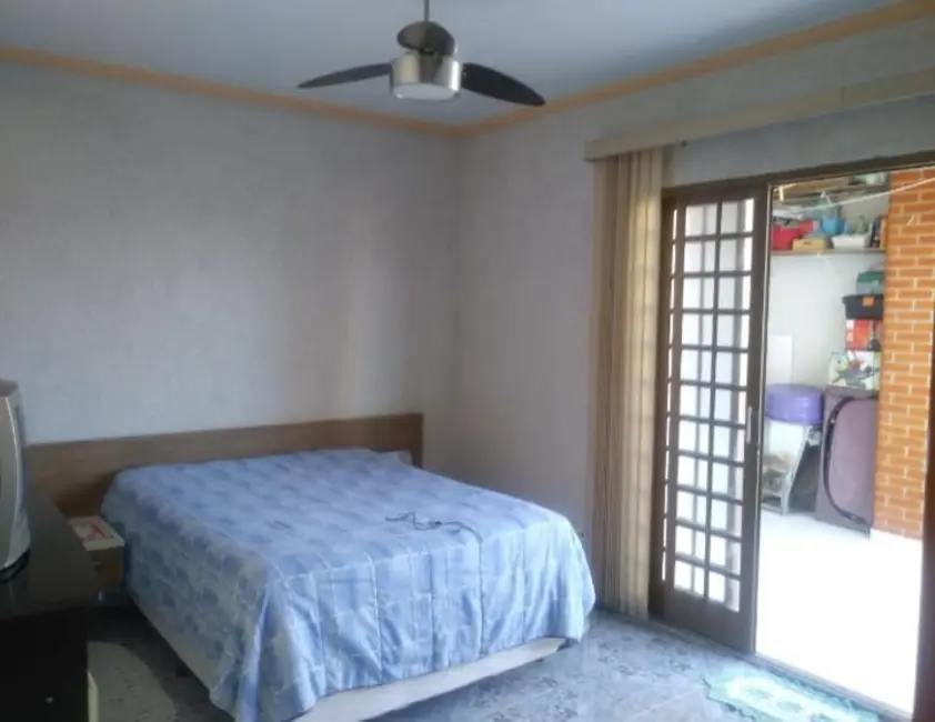 Foto 6 de Casa com 4 quartos à venda, 160m2 em Taubate - SP