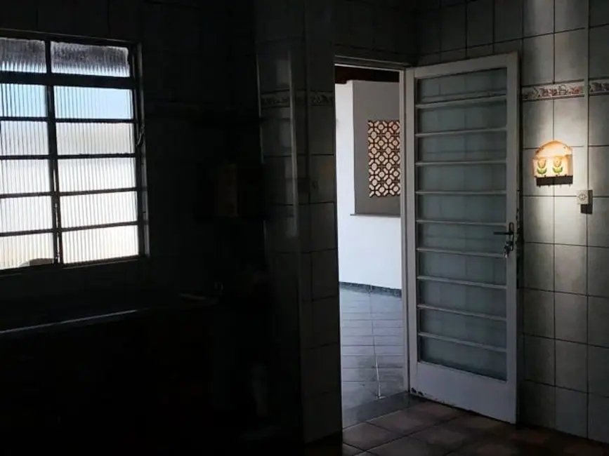 Foto 8 de Casa com 2 quartos à venda, 165m2 em Pindamonhangaba - SP