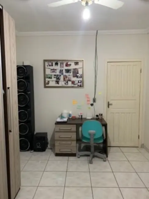 Foto 5 de Casa com 4 quartos à venda, 210m2 em Tremembe - SP