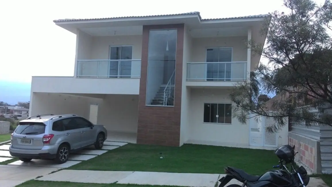 Foto 1 de Sobrado com 3 quartos à venda, 340m2 em Nossa Senhora do Perpétuo Socorro, Pindamonhangaba - SP