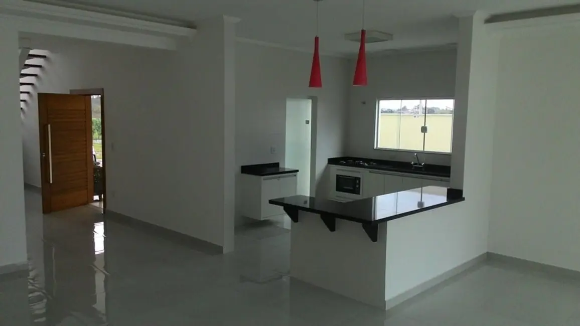 Foto 6 de Sobrado com 3 quartos à venda, 340m2 em Nossa Senhora do Perpétuo Socorro, Pindamonhangaba - SP