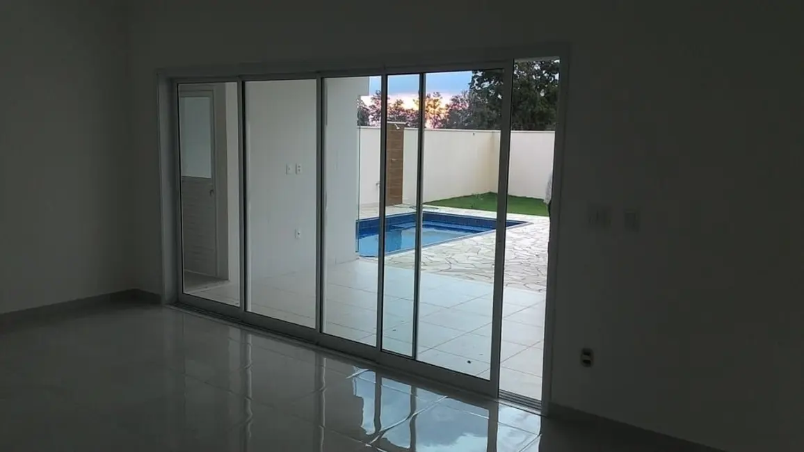 Foto 4 de Sobrado com 3 quartos à venda, 340m2 em Nossa Senhora do Perpétuo Socorro, Pindamonhangaba - SP