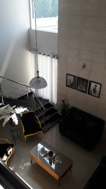 Foto 9 de Sobrado com 3 quartos à venda, 260m2 em Tremembe - SP