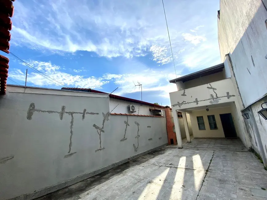 Foto 1 de Sobrado com 2 quartos à venda, 88m2 em Jardim Gurilândia, Taubate - SP