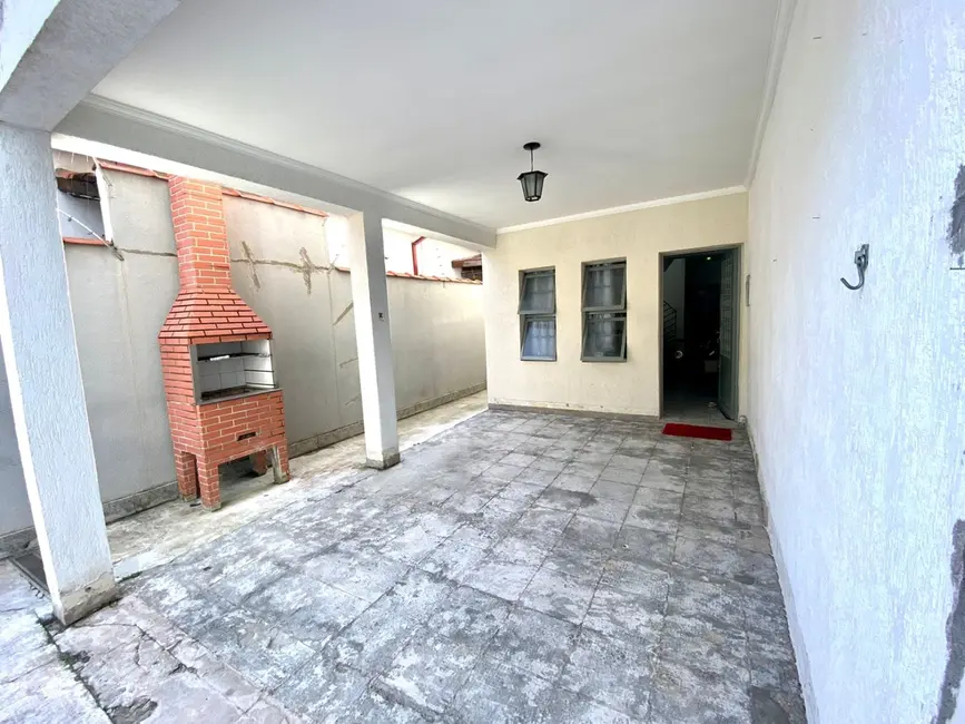 Foto 2 de Sobrado com 2 quartos à venda, 88m2 em Jardim Gurilândia, Taubate - SP