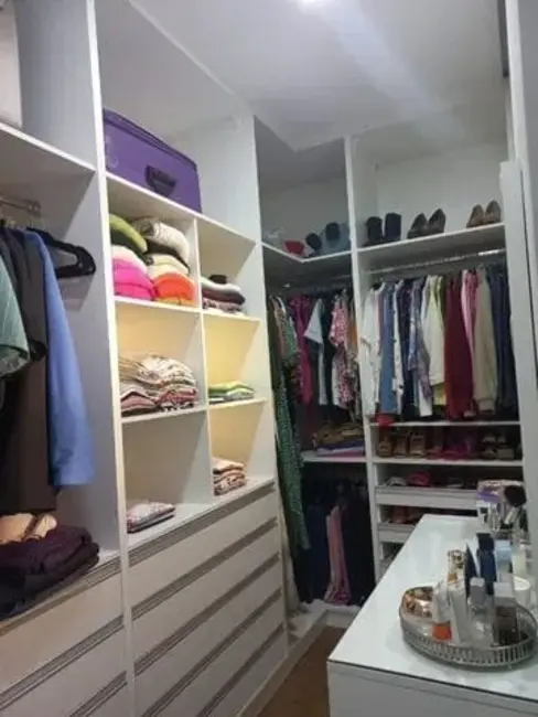 Foto 2 de Casa com 4 quartos à venda, 140m2 em Chácara São Silvestre, Taubate - SP