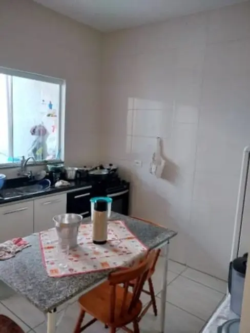 Sobrado com 2 quartos à venda, 76m2 em Jardim Santa Tereza, Taubate - SP - imagem 3 Foto 3 de Sobrado com 2 quartos à venda, 76m2 em Jardim Santa Tereza, Taubate - SP