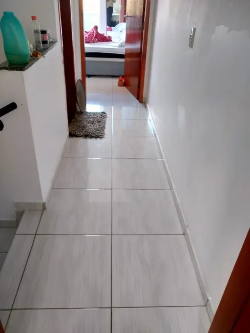 Foto 4 de Sobrado com 2 quartos à venda, 76m2 em Jardim Santa Tereza, Taubate - SP