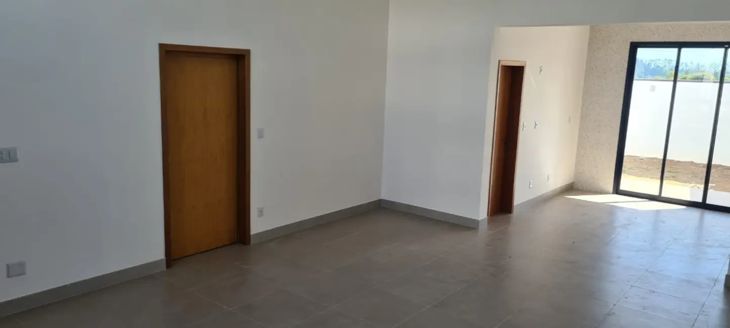 Foto 4 de Casa de Condomínio com 3 quartos à venda, 172m2 em Tremembe - SP