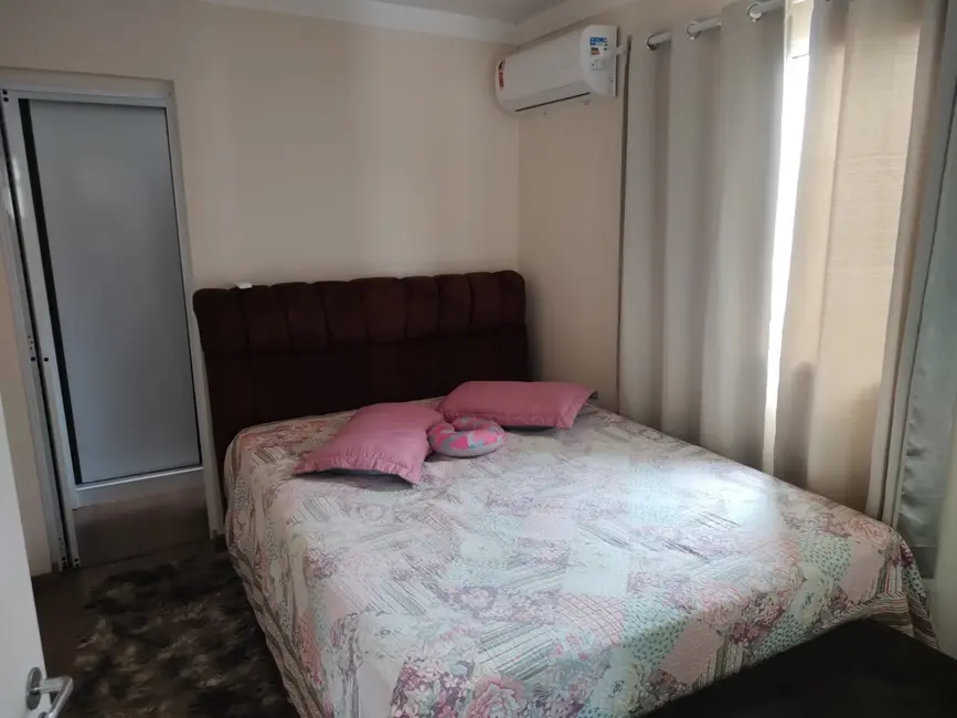 Foto 7 de Casa de Condomínio com 2 quartos à venda, 55m2 em Pindamonhangaba - SP