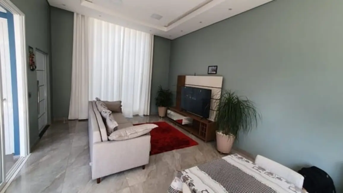 Foto 1 de Casa com 3 quartos à venda, 210m2 em Jardim Morumby, Taubate - SP