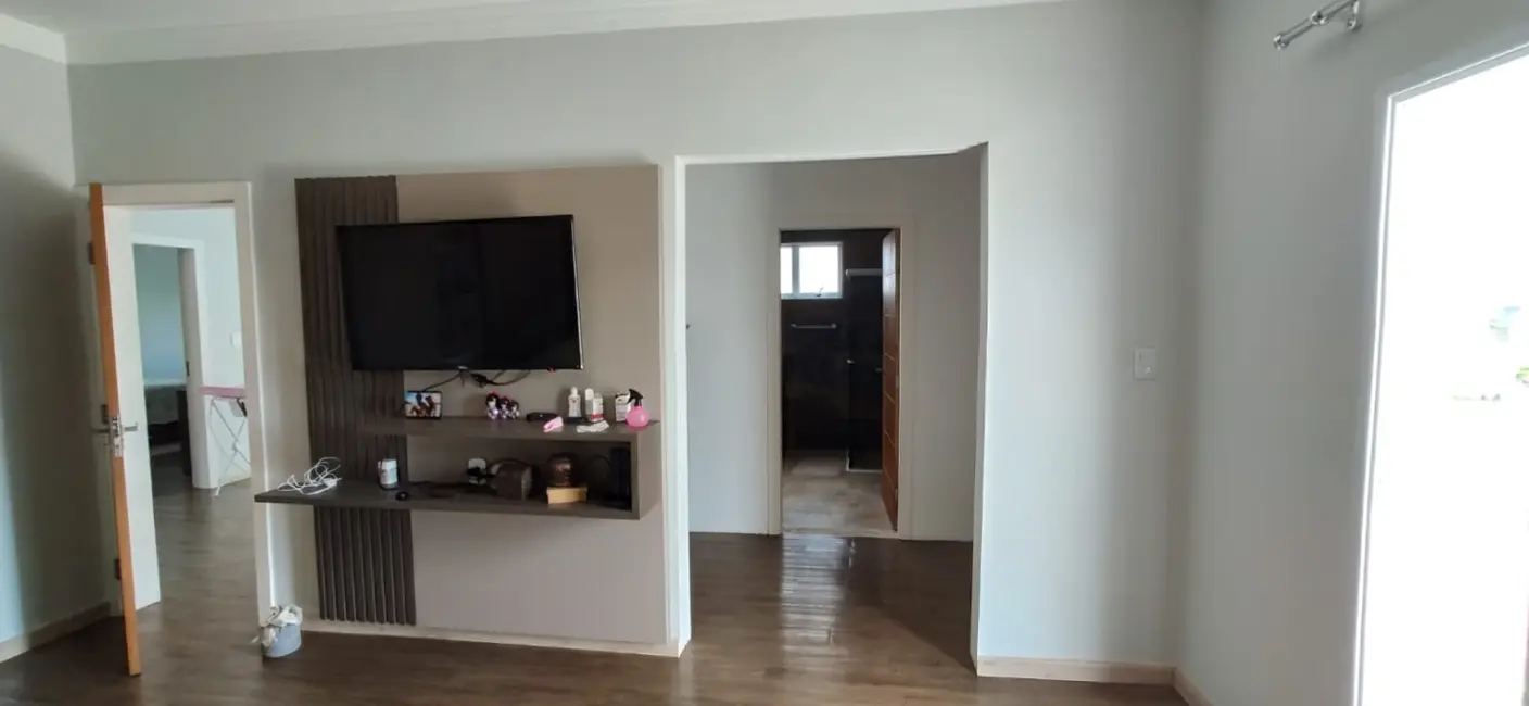 Foto 1 de Casa de Condomínio com 3 quartos à venda e para alugar, 256m2 em Bairro do Grama, Cacapava - SP