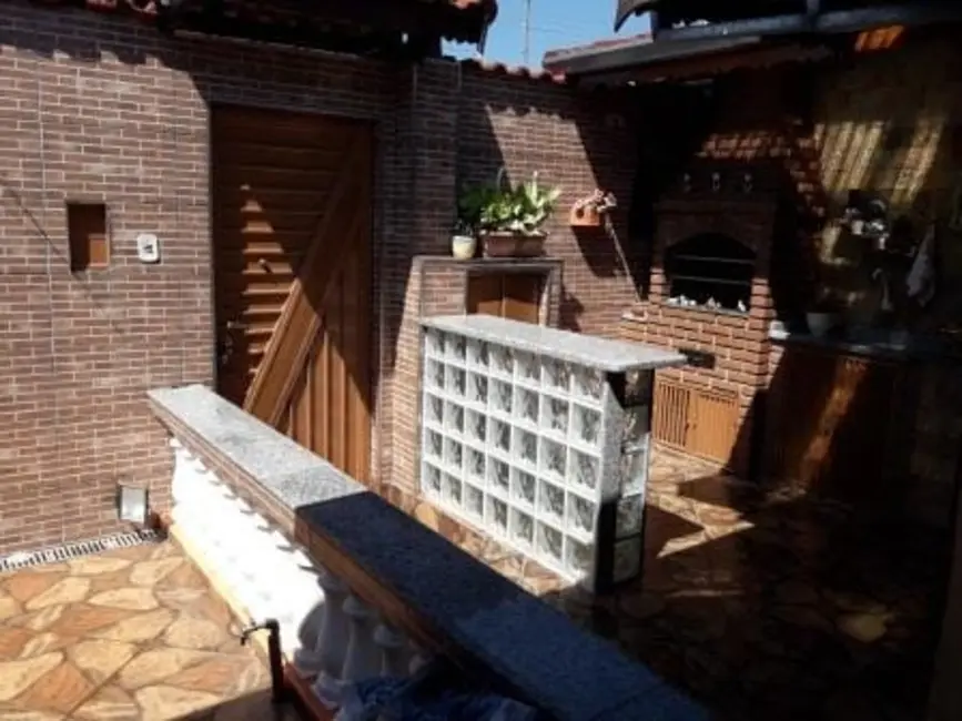 Foto 2 de Casa com 3 quartos à venda, 134m2 em Vila Rica, Pindamonhangaba - SP