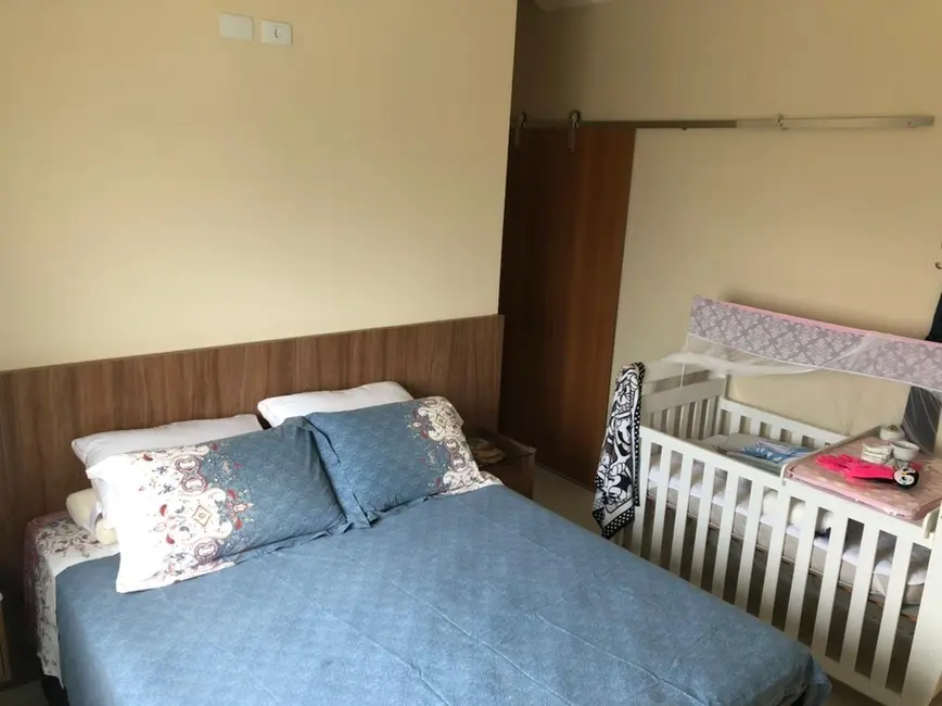 Foto 7 de Sobrado com 3 quartos à venda, 210m2 em Santana, Pindamonhangaba - SP