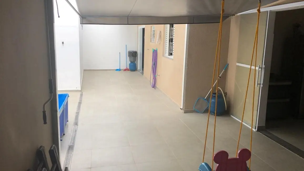 Foto 3 de Sobrado com 3 quartos à venda, 210m2 em Santana, Pindamonhangaba - SP