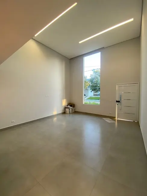 Foto 2 de Casa de Condomínio com 3 quartos à venda, 150m2 em Bairro do Grama, Cacapava - SP