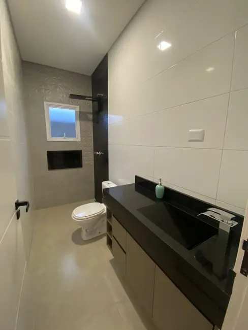 Foto 1 de Casa de Condomínio com 3 quartos à venda, 150m2 em Bairro do Grama, Cacapava - SP